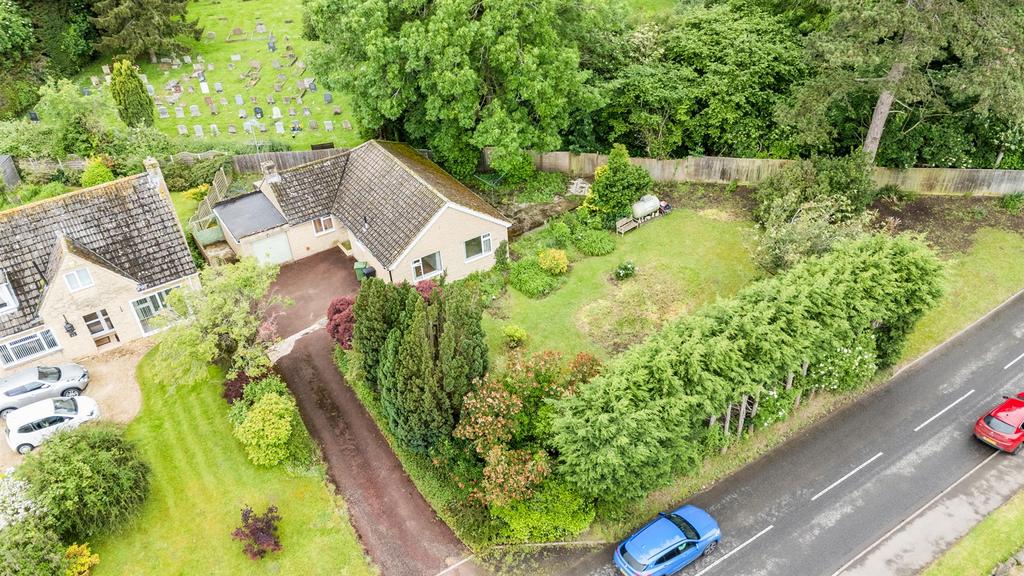 Road, Sedgeberrow, Evesham 3 bed detached bungalow for sale £375,000