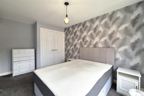 2 bedroom apartment to rent, Park Moor Gardens, Dudley