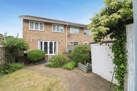 3 bedroom semi-detached house for sale, Wellington Close, Chelmsford