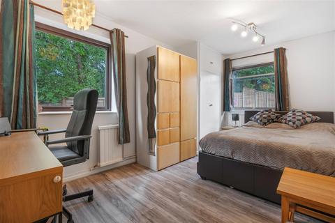 6 bedroom detached bungalow for sale, Broadway Road, Windlesham