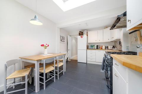 2 bedroom flat for sale, Leander Road, SW2