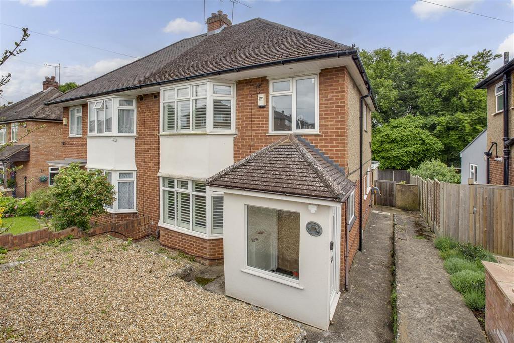 Bookerhill Road High Wycombe Hp12 3 Bed Semi Detached House For Sale