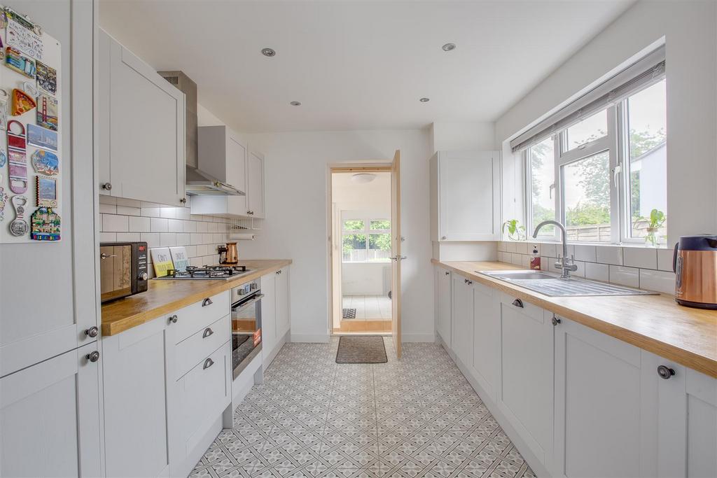 89 Bookerhill Avenue, HP12 4 EY-7.jpg