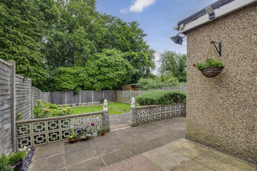 89 Bookerhill Avenue, HP12 4 EY-10.jpg