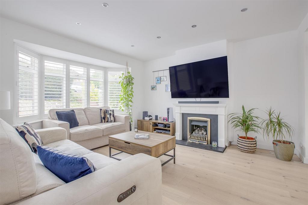 89 Bookerhill Avenue, HP12 4 EY NEW-1.jpg