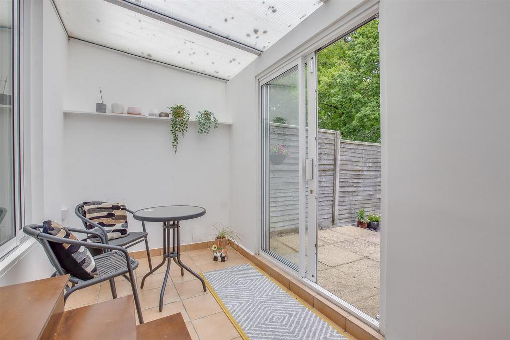 89 Bookerhill Avenue, HP12 4 EY-9.jpg