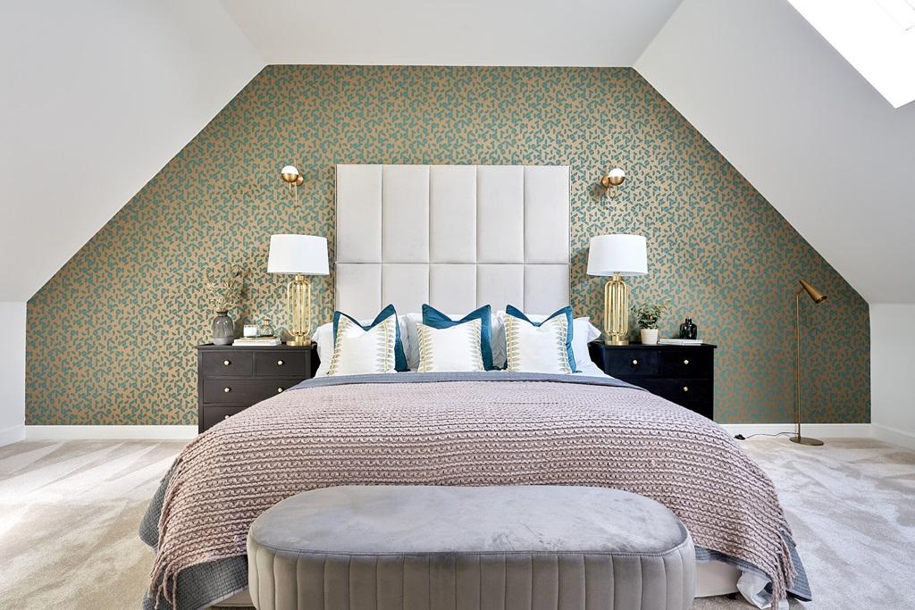 Main bedroom with high ceilings