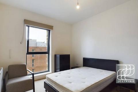 1 bedroom flat to rent, Kingfisher Heights, E16