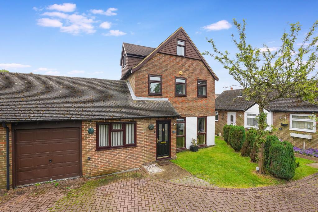 Chippendale Close, Walderslade, ME5 4 bed link detached house for sale