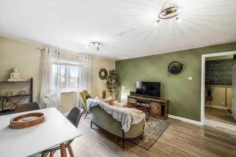 1 bedroom flat for sale, Hunter Court, London