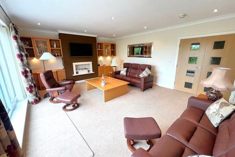 3 bedroom apartment for sale, Queensway Lodge, Poulton-Le-Fylde FY6
