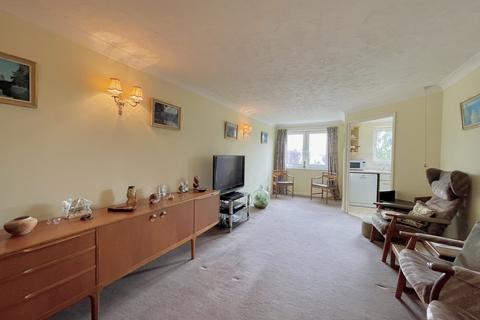 2 bedroom apartment for sale, Station Road, Thorpe Bay, Essex, SS1