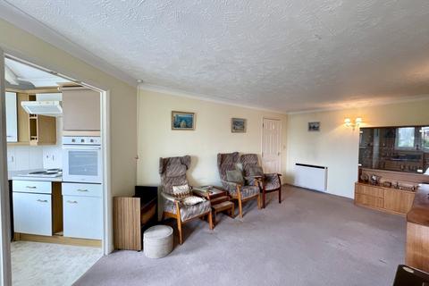 2 bedroom apartment for sale, Station Road, Thorpe Bay, Essex, SS1