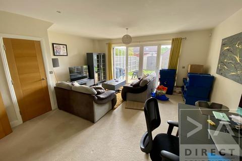 3 bedroom semi-detached house to rent, Mimosa Close, Epsom KT17