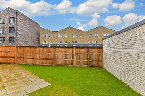 2 bedroom link detached house for sale, Spritsail Way, Rochester, Kent