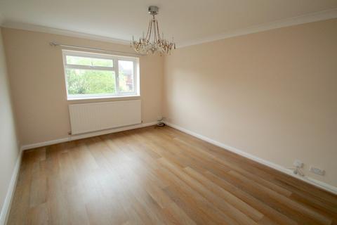 1 bedroom property to rent, Avondale Avenue, Staines-upon-Thames, TW18