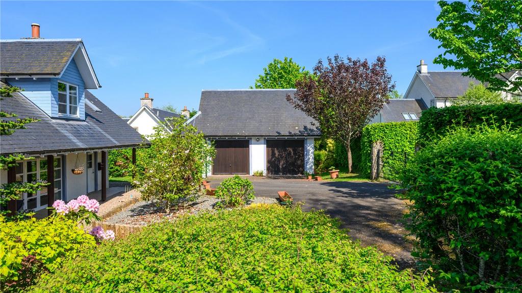 Martin Gardens, Muthill, Crieff... 4 bed detached house for sale £595,000