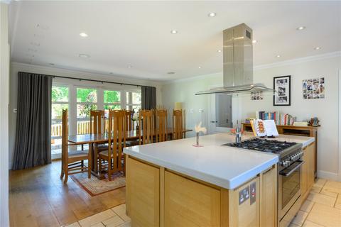 3 Martin Gardens, Muthill, Crieff, PH5 2DG