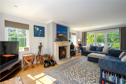 3 Martin Gardens, Muthill, Crieff, PH5 2DG