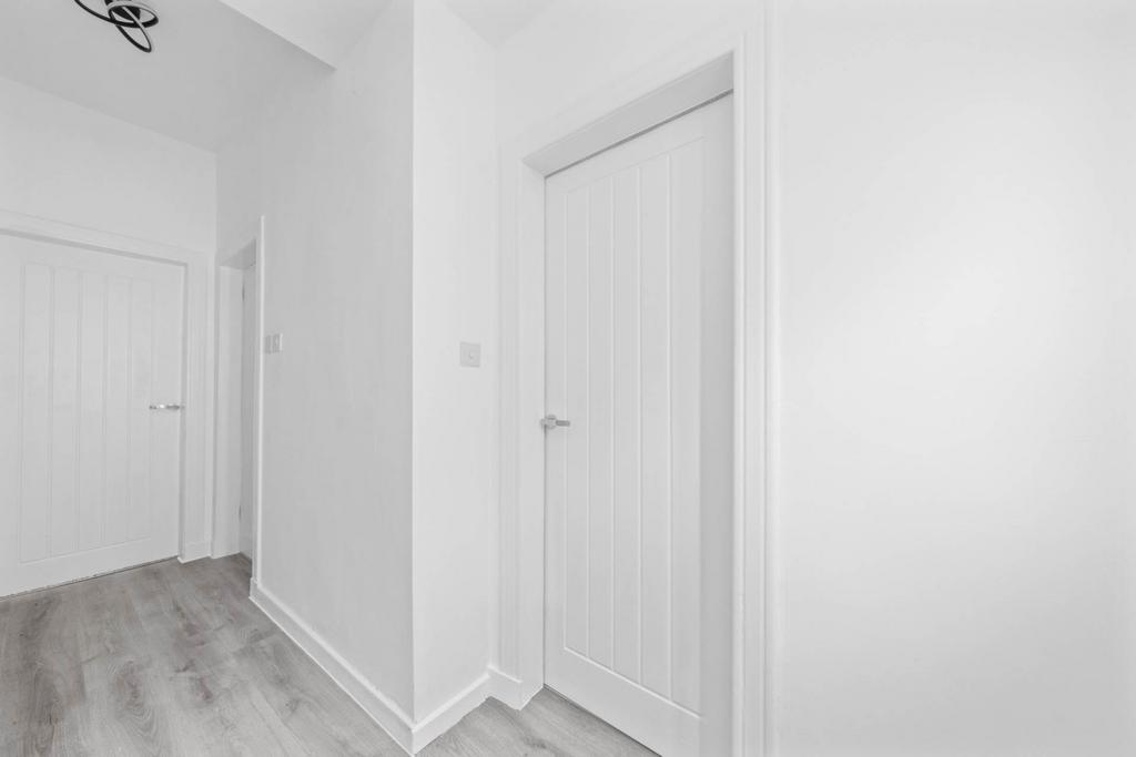 Kingsheath Avenue, Glasgow G73 3 bed flat for sale £110,000