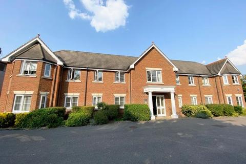 2 bedroom apartment to rent, Searlewood Court, West End GU24