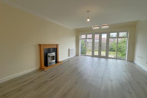 4 bedroom end of terrace house to rent, Page Road, Hawkinge, Folkestone, Kent, CT18