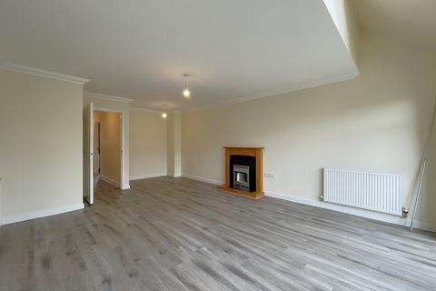 4 bedroom end of terrace house to rent, Page Road, Hawkinge, Folkestone, Kent, CT18