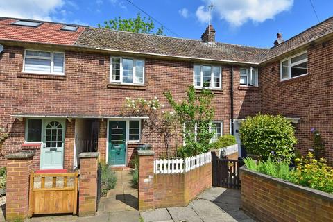 70 Buckingham Road, Richmond, TW10 7EQ