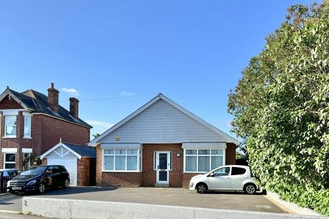 3 bedroom bungalow for sale, Tatnam Road, Poole, BH15