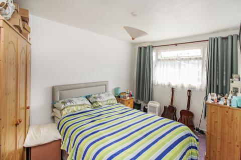 3 bedroom terraced house for sale, Beachy Road, Crawley, West Sussex. RH11 9HW