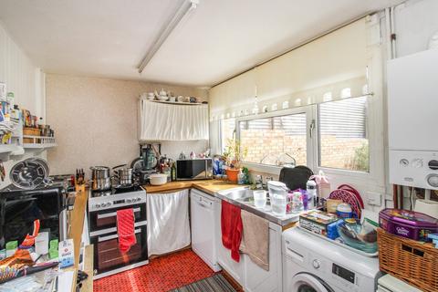 46 Beachy Road, Crawley, RH11 9HW