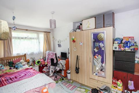 46 Beachy Road, Crawley, RH11 9HW