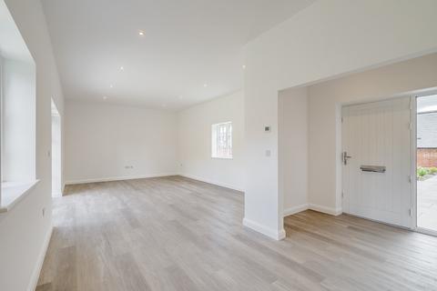 2 bedroom bungalow for sale, The Old Stables, Park Farm, Green Lane, Clapham, Bedford, MK41