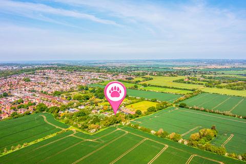 Land for sale, Canewdon View Road, Rochford, Essex, SS4 3DU