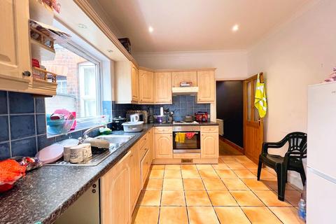 29 Bowling Green Road, Kettering, NN15 7QN