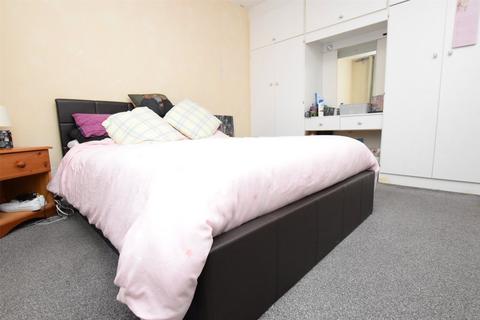 1 bedroom maisonette to rent, Collier Row, Romford RM5