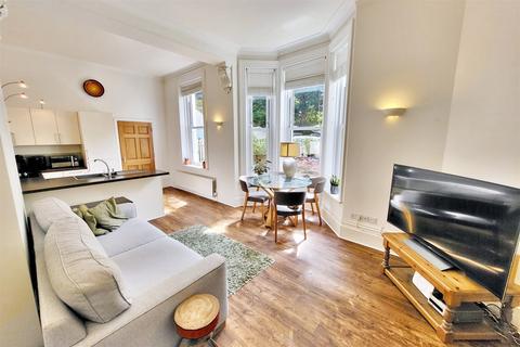 2 bedroom flat for sale, Dean Park