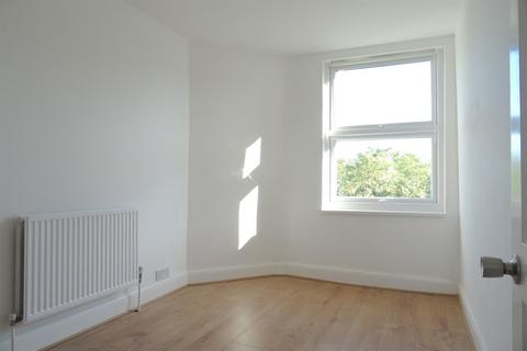 2 bedroom flat to rent, Acton, London W3