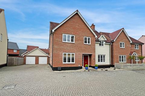 5 bedroom detached house for sale, Hogarth Court, Sible Hedingham, Halstead, CO9