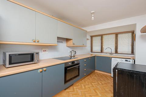 2 bedroom terraced house for sale, Beverley Close, London SW11