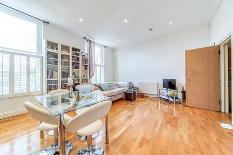 2 bedroom flat for sale, Streatham High Road, London, SW16