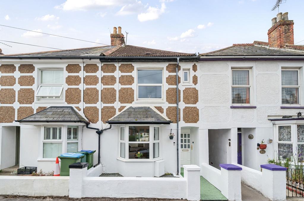 Essex Road, Bognor Regis, PO21 3 bed terraced house for sale £270,000