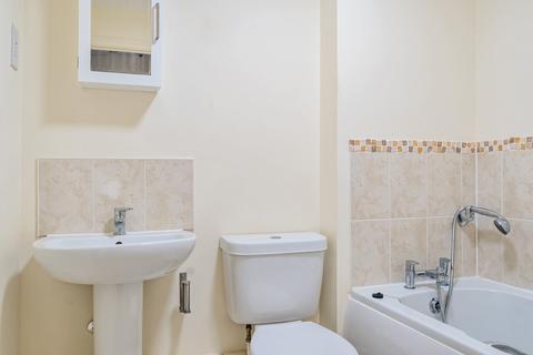 Flat 3, Bishops Court Highcroft Road, Winchester, SO22 5GP