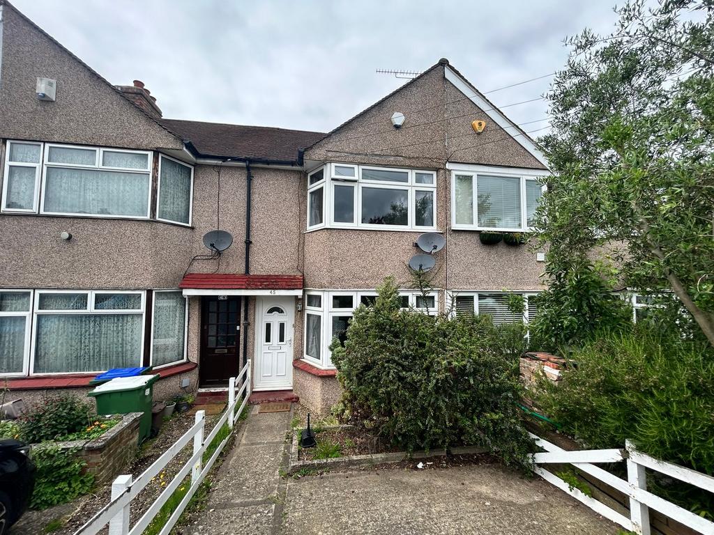 Howard Avenue, Bexley, DA5 2 bed terraced house to rent £1,650 pcm (£