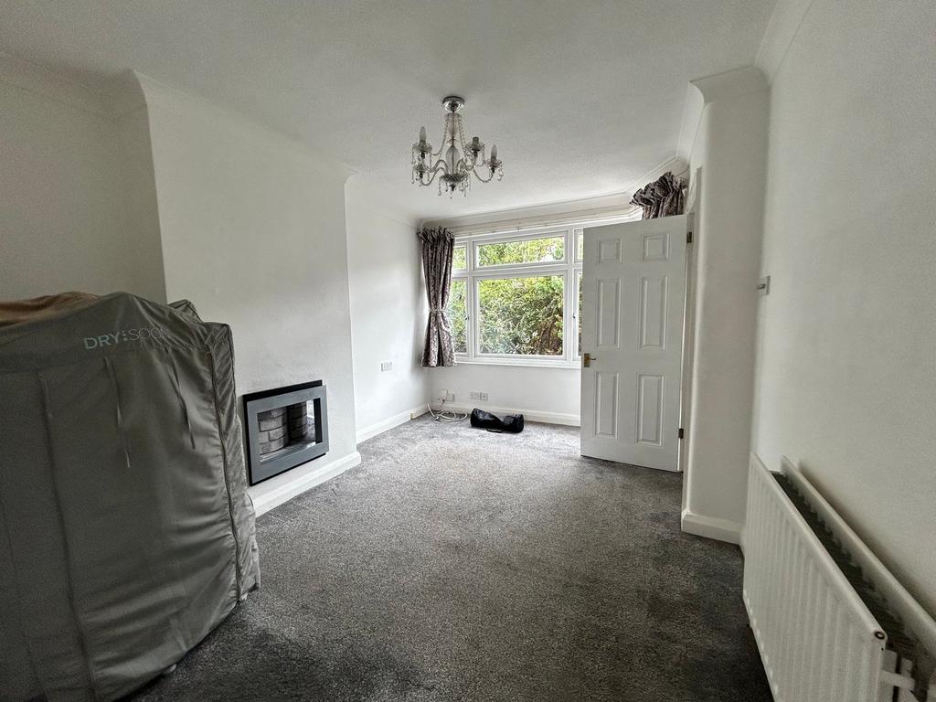 Howard Avenue, Bexley, DA5 2 bed terraced house to rent £1,650 pcm (£