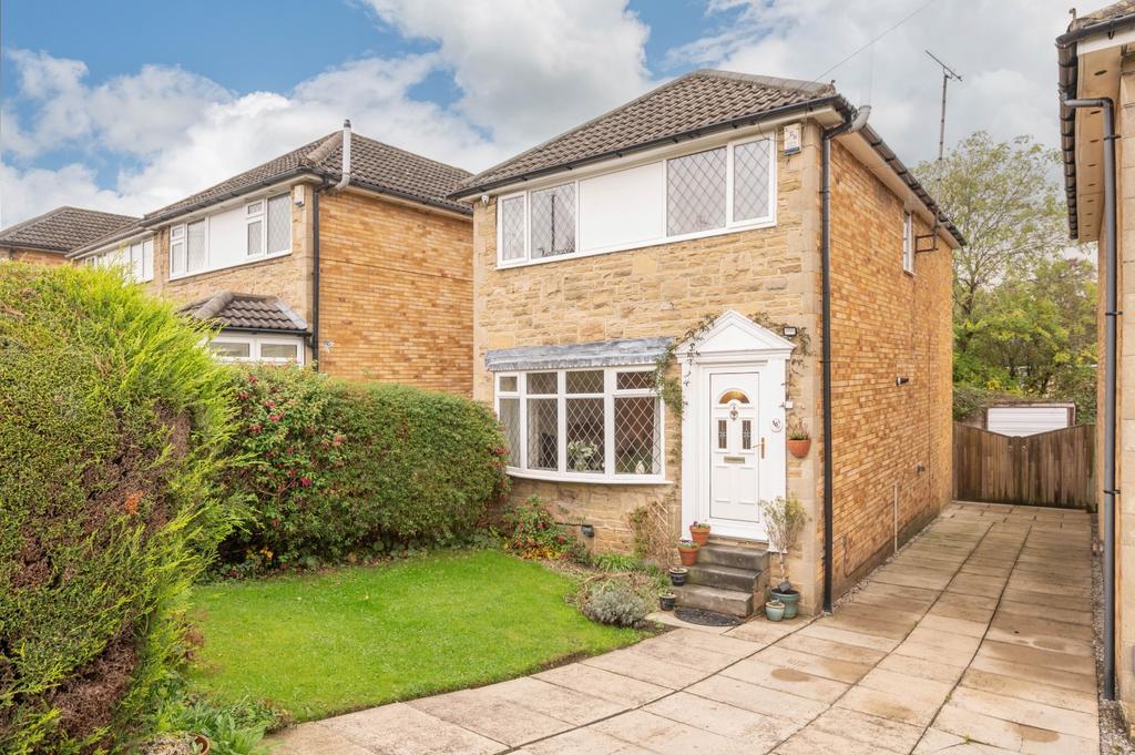 Hall Park Avenue, Liversedge, West... 3 bed detached house for sale £
