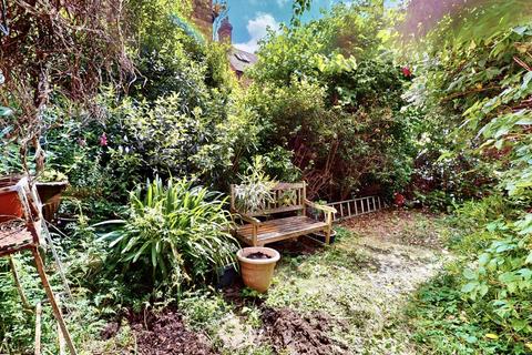 15 Chester Road, London, N19 5DE