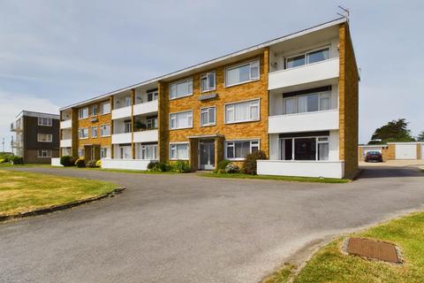 2 bedroom flat to rent, Pembroke Court, Waterford Road, Highcliffe
