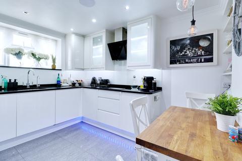 49 Faymore Gardens, South Ockendon, RM15 5NW