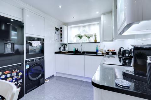 49 Faymore Gardens, South Ockendon, RM15 5NW